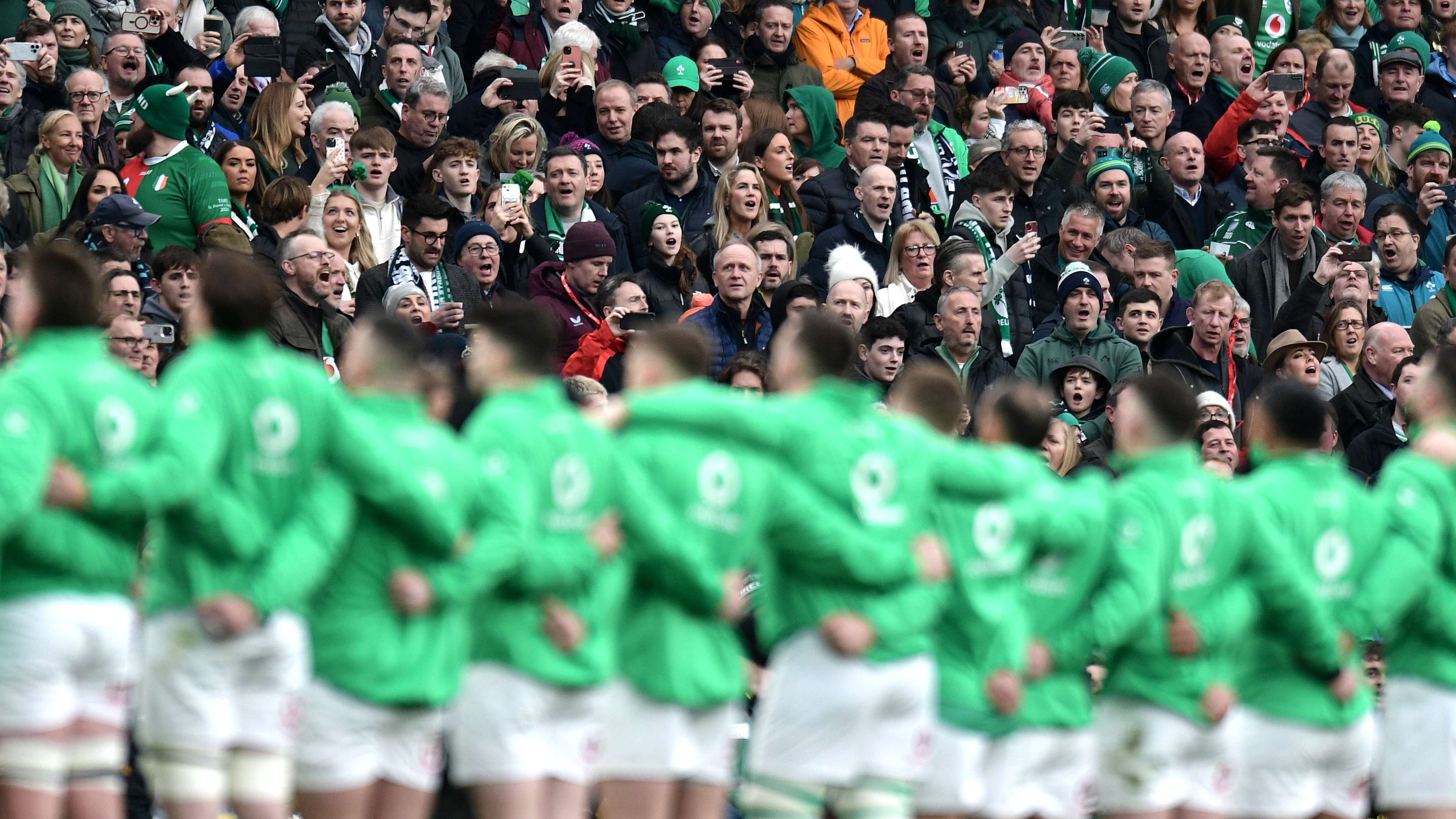 皮球劃出一 皮球劃出一